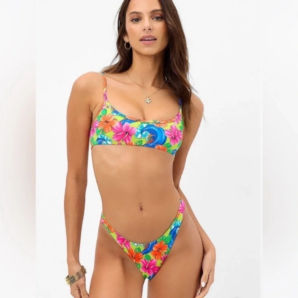 New! Frankie’s bikinis Dallas bralette top in neon surfer 24124